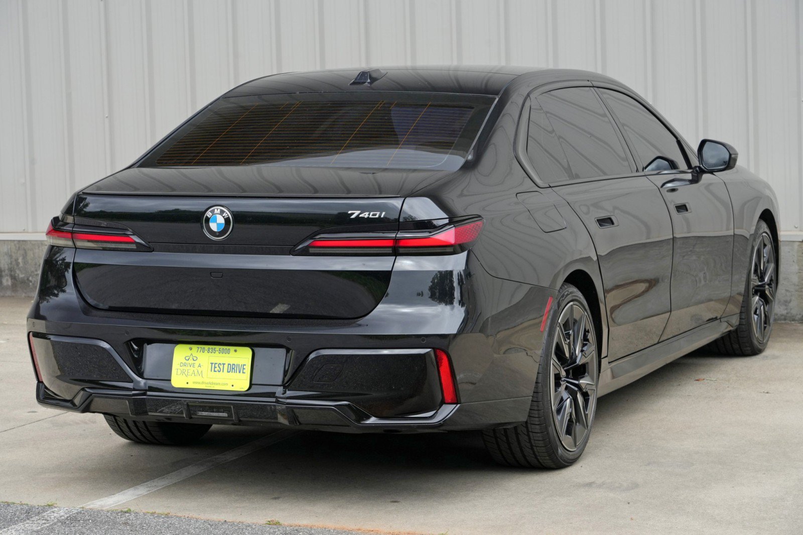 Used 2023 BMW 740i w/ Parking Assistance Package RWD image 56