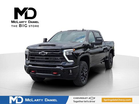 Used 2026 Chevrolet Silverado 2500 LT w/ Trail Boss Package AWD/4WD image 2
