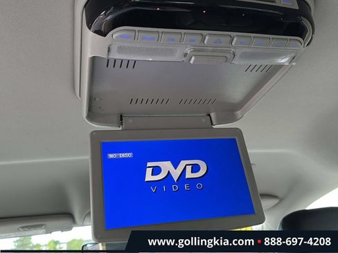 Used 2017 Chrysler Pacifica Touring-L w/ Tire & Wheel Group FWD image 11