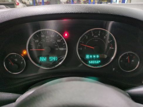 Used 2017 Jeep Wrangler Unlimited Sahara w/ Connectivity Group image 20