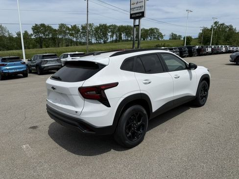 New 2026 Chevrolet Trax LT w/ Driver Confidence Package FWD image 5