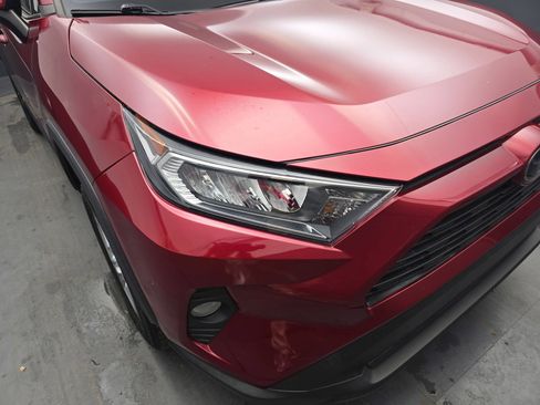Used 2020 Toyota RAV4 XLE w/ Convenience Package FWD image 11