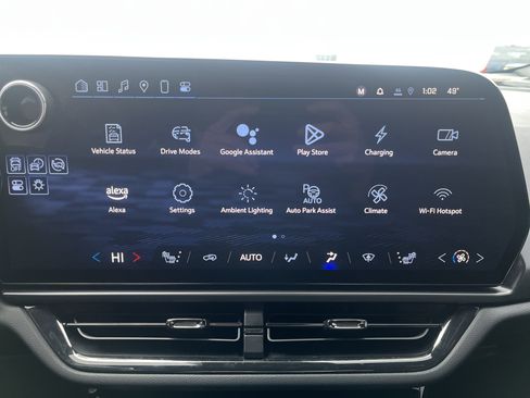 Used 2024 Chevrolet Equinox EV RS image 24