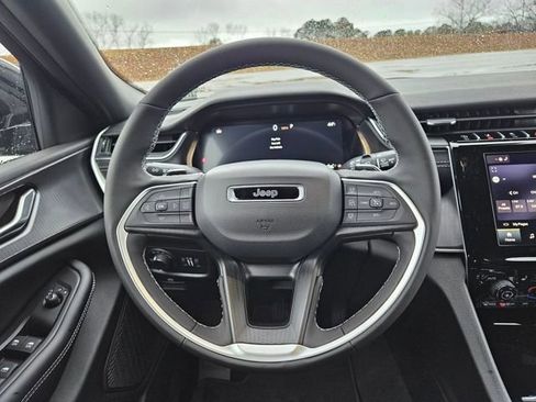 New 2025 Jeep Grand Cherokee Altitude RWD image 14