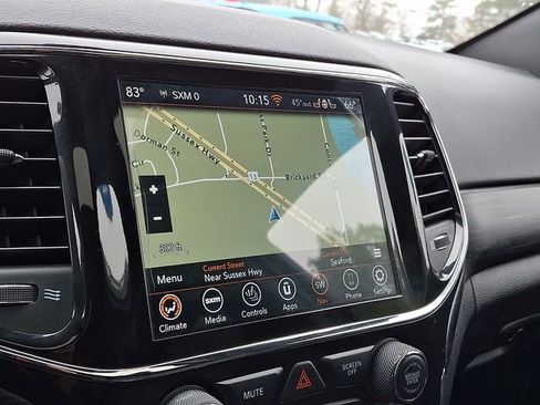 Used 2021 Jeep Grand Cherokee Laredo X image 19