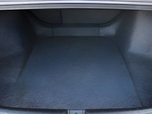 Used 2018 Honda Accord Sport image 7