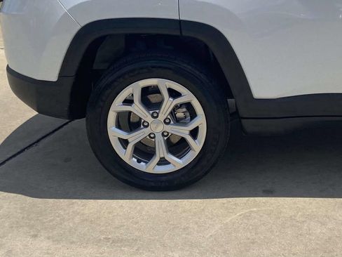 Certified 2024 Jeep Compass Latitude AWD/4WD image 45