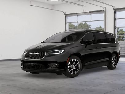 New 2026 Chrysler Pacifica Select