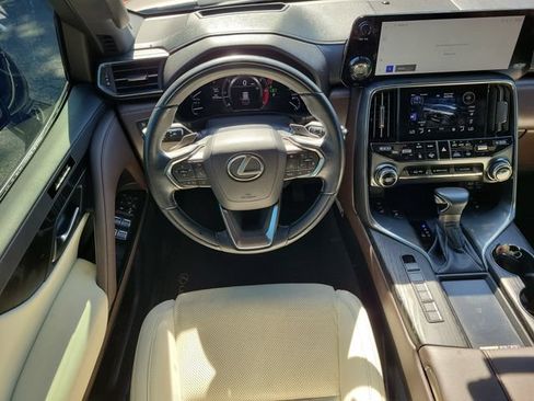 Used 2023 Lexus LX 600 4WD w/ Appearance Package image 9