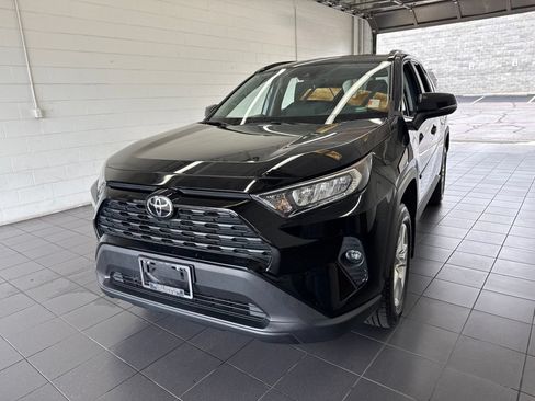 Certified 2021 Toyota RAV4 XLE w/ XLE Grade Weather Package AWD/4WD image 3