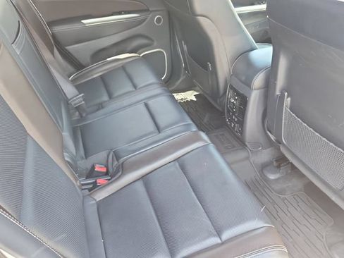 Used 2015 Jeep Grand Cherokee Overland w/ Advanced Technology Group AWD/4WD image 18