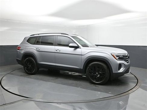 New 2026 Volkswagen Atlas SE image 17