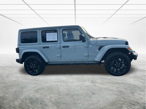 Used 2024 Jeep Wrangler Unlimited Sahara AWD/4WD image 3