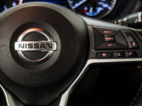 Used 2022 Nissan Sentra SR w/ SR Premium Package image 16