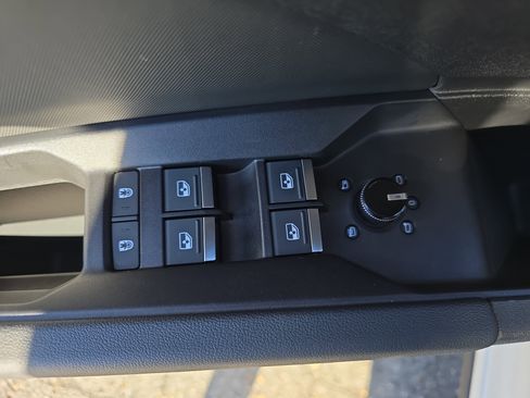 Used 2023 Audi Q4 e-tron Premium Plus w/ Premium Plus image 28