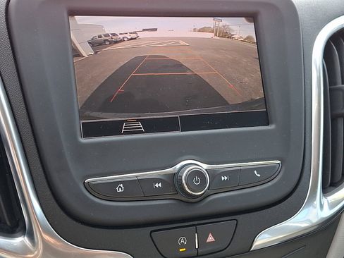 Used 2022 Chevrolet Equinox LS AWD/4WD image 18