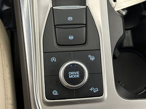 Used 2020 Ford Explorer Platinum w/ Premium Technology Package image 27