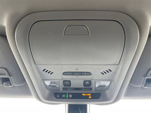 Used 2018 GMC Terrain SLT w/ Preferred Package image 21