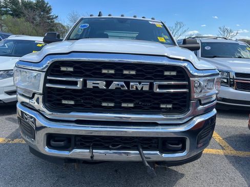 Used 2020 RAM 3500 Tradesman w/ Chrome Appearance Group image 11