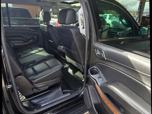 Used 2017 Chevrolet Suburban Premier image 17