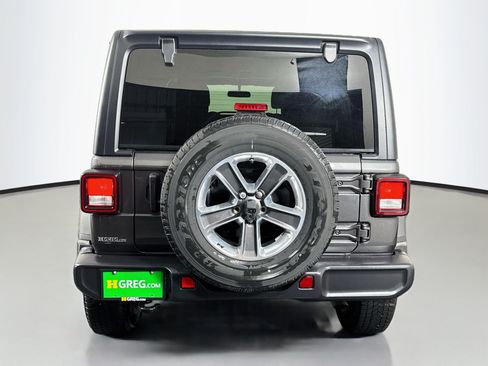 Used 2021 Jeep Wrangler Unlimited Sahara AWD/4WD image 8