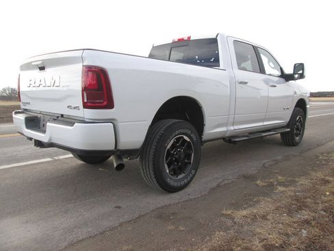 Used 2025 RAM 2500 Laramie AWD/4WD image 6