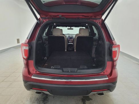 Used 2018 Ford Explorer XLT w/ Equipment Group 202A image 29