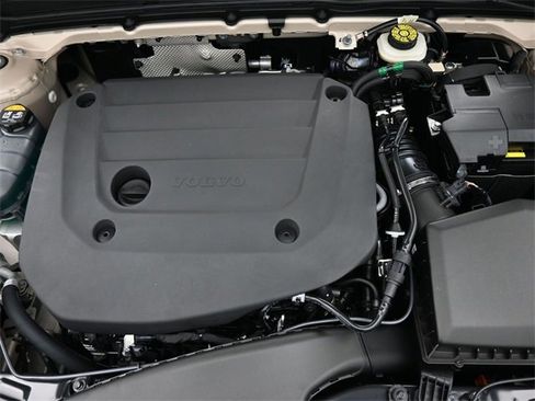 New 2026 Volvo XC40 B4 Plus w/ Protection Package Premier image 36