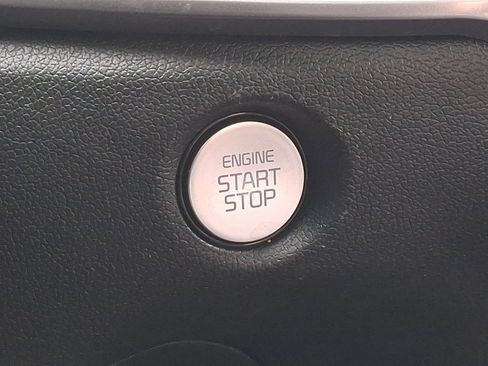 Certified 2025 Kia Sorento S w/ Panoramic Sunroof Package image 23