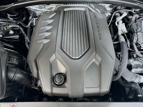 New 2026 Porsche Macan Turbo image 31