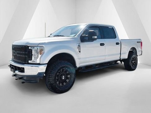 Used 2019 Ford F250 XLT w/ Snow Plow Prep Package AWD/4WD image 3