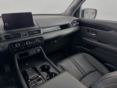 Certified 2024 Honda Pilot TrailSport image 23