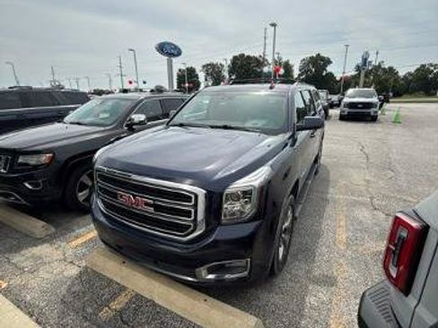 Used 2020 GMC Yukon XL SLT w/ Open Road Package AWD/4WD image 1