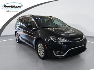 Used 2017 Chrysler Pacifica Touring-L image 1