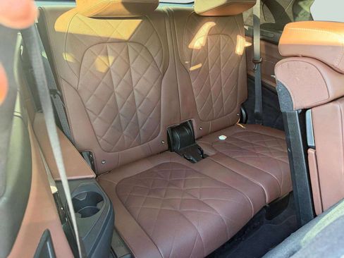 Used 2023 BMW X7 xDrive40i w/ Executive Package image 36