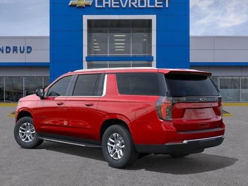 New 2026 Chevrolet Suburban LT image 3