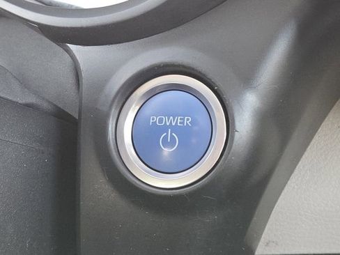 Used 2024 Toyota Sienna XLE image 14