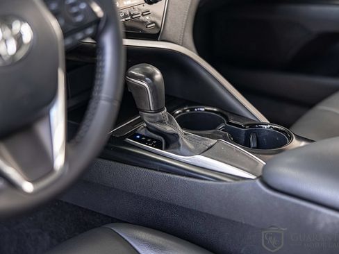 Used 2020 Toyota Camry SE FWD image 20