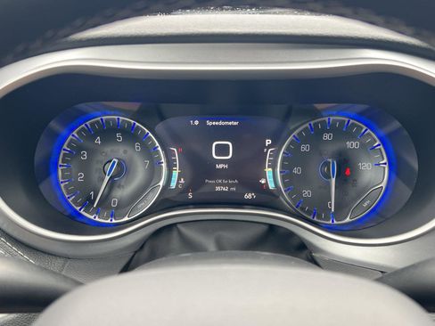 Used 2023 Chrysler Pacifica Touring-L w/ S Appearance Package FWD image 20