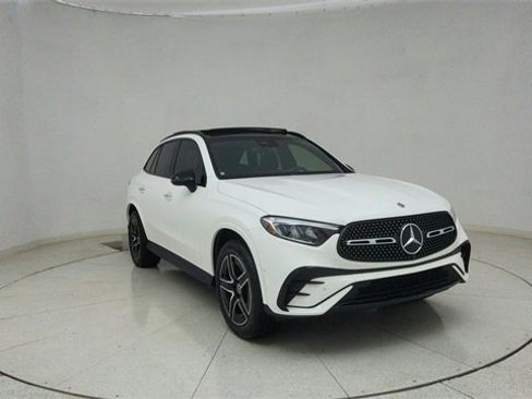 Used 2024 Mercedes-Benz GLC 300 4MATIC w/ AMG Line image 65