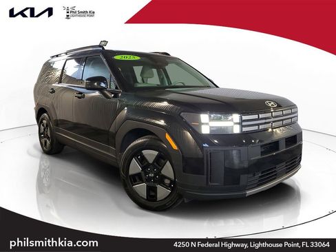 Used 2025 Hyundai Santa Fe SEL FWD image 1