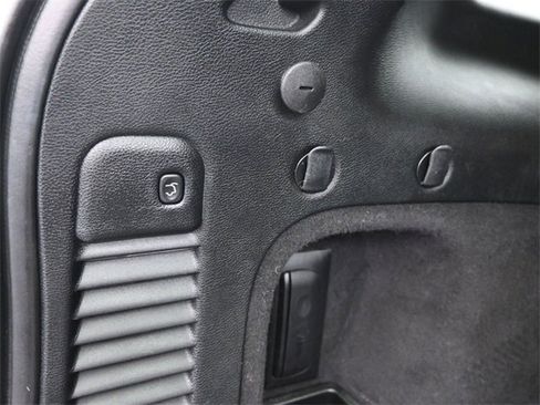 Used 2017 Jeep Grand Cherokee Limited image 38