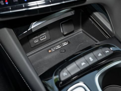 Used 2023 Buick Envision Avenir image 37