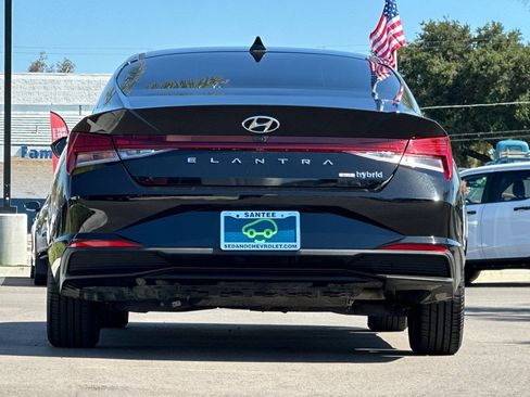 Used 2023 Hyundai Elantra Blue FWD image 5