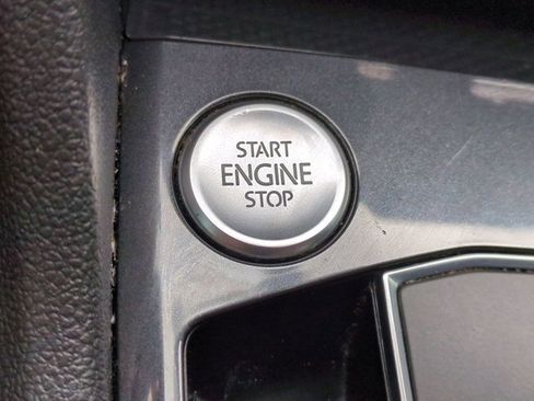 Used 2021 Volkswagen Tiguan SE R-Line image 28