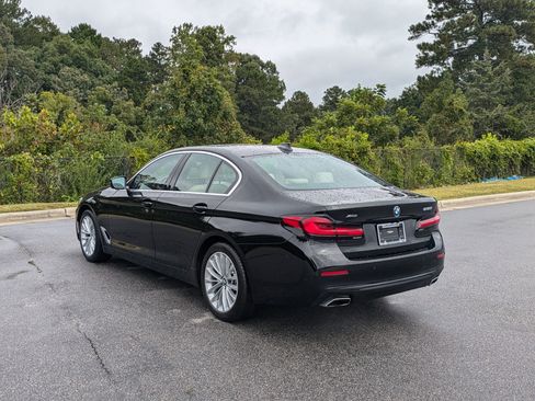Used 2023 BMW 530i xDrive w/ Premium Package image 7