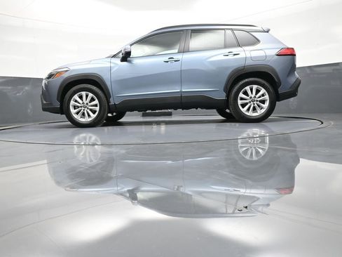Certified 2022 Toyota Corolla Cross LE AWD/4WD image 32