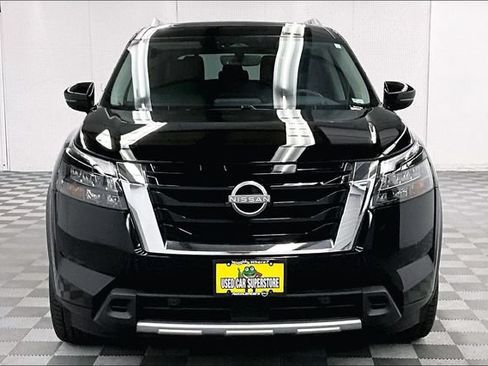 Used 2025 Nissan Pathfinder Platinum AWD/4WD image 4