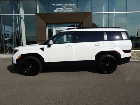 Used 2025 Hyundai Santa Fe Calligraphy image 2