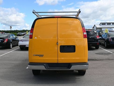 Used 2016 Chevrolet Express 3500 RWD image 4